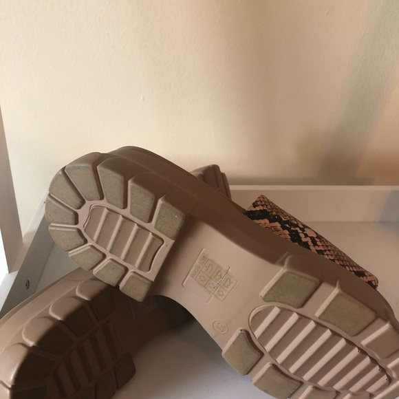 MISSGUIDED animal print sandals size 6 - Picture 10 of 10